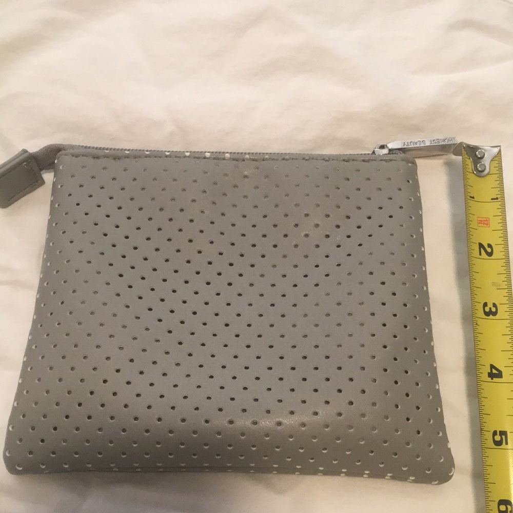 Honest beauty zippered pouch - Picture 9 of 9